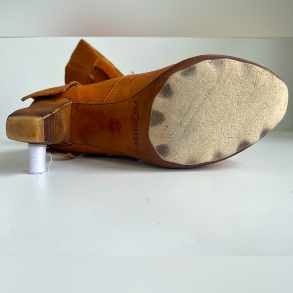 Prophecy - Italian Leather Heels - Size 9 - Picture 4 of 4